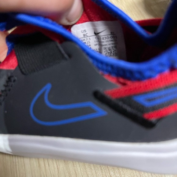 Child Nikes - Picture 4 of 4